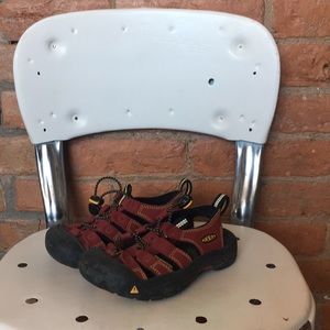 Keen sandals Size 11
